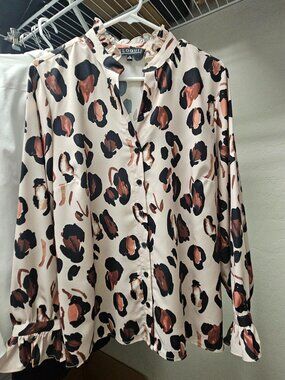 Eloquii Ruffle Collar Button-Front V-Neck Blouse - Pink Animal Print - Size 14